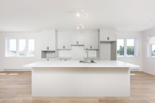 103-162 Rue Notre-Dame, Salaberry de Valleyfield, QC, J6S0N8 | Card Image