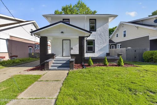 116 Yeager St, Napoleon, OH, 43545-1034 | Card Image