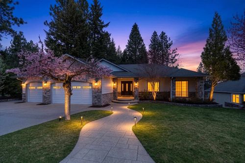15117 E Ridge Ln, Veradale, WA, 99037-8230 | Card Image