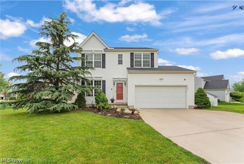 198 Gatwick Grove Cir, Wadsworth, OH, 44281-6207 | Card Image