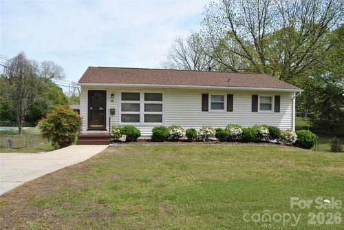 909 Timberlane Dr, Mount Holly, NC, 28120-1829 | Card Image