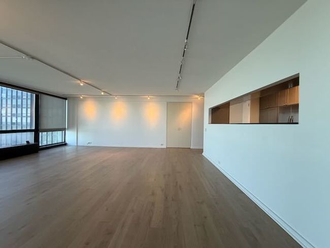 APT-1819 - 910 N Lake Shore Dr, Condo with 3 bedrooms, 2 bathrooms and 1 parking in CHICAGO IL | Image 7