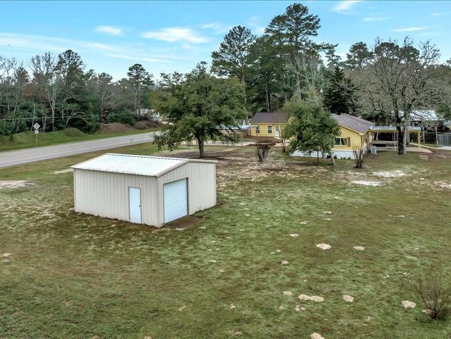 921 S Market St, House other with 3 bedrooms, 2 bathrooms and 4 parking in Grapeland TX | Image 24