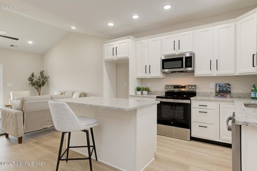22 Brookley Dr, Louisville, KY, 40229 | Card Image