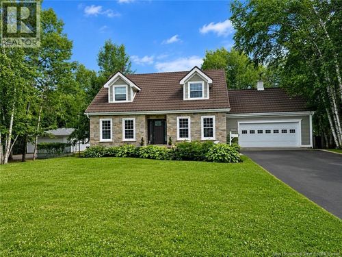 1025 Tamarack Dr, Bathurst, NB, E2A4G1 | Card Image