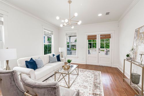 752 Rapides St, Baton Rouge, LA, 70806-6127 | Card Image