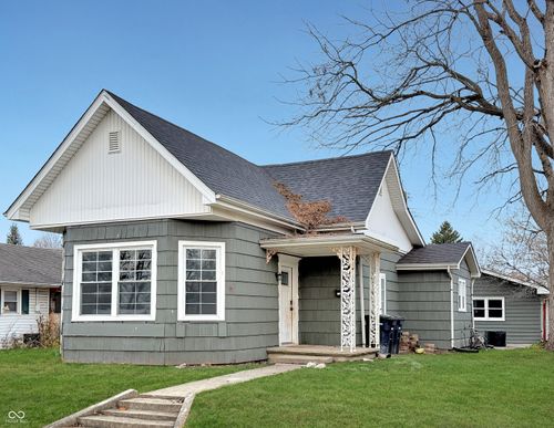 806 S 17th St, Elwood, IN, 46036-2411 | Card Image
