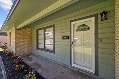 Covered front porch. | Image 2