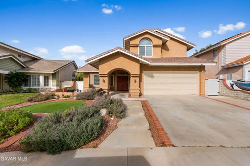 28519 Red Cedar Pl, Santa Clarita, CA, 91390-4113 | Card Image