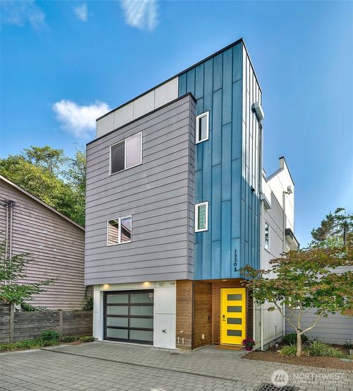 a-1536 17th Ave S, Seattle, WA, 98144-3523 | Card Image