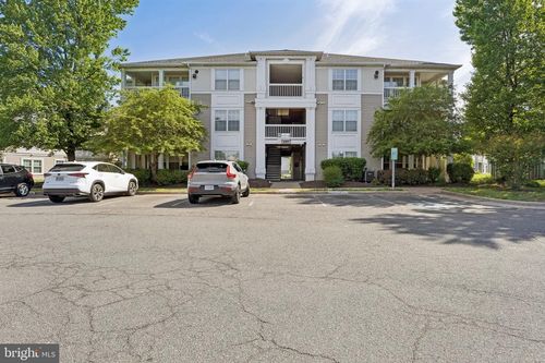 8103 Lacy Dr, MANASSAS, VA, 20109-7794 | Card Image