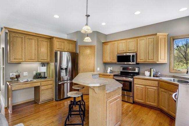 19-web-or-mls-20375 Islandview Circle Lakeville-12.jpg | Image 12