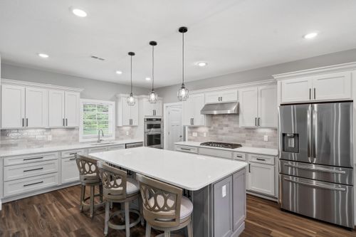 17346 Olivia Ct, Boonville, MO, 65233-4202 | Card Image