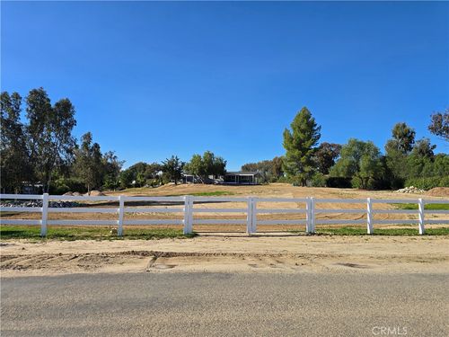 40025 Berenda Rd, Temecula, CA, 92591-5025 | Card Image