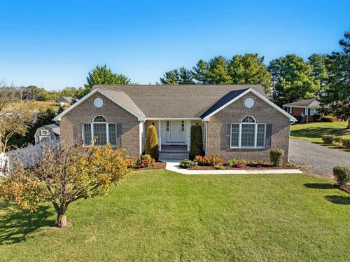 107 Shenell Dr, Mount Jackson, VA, 22842-9509 | Card Image