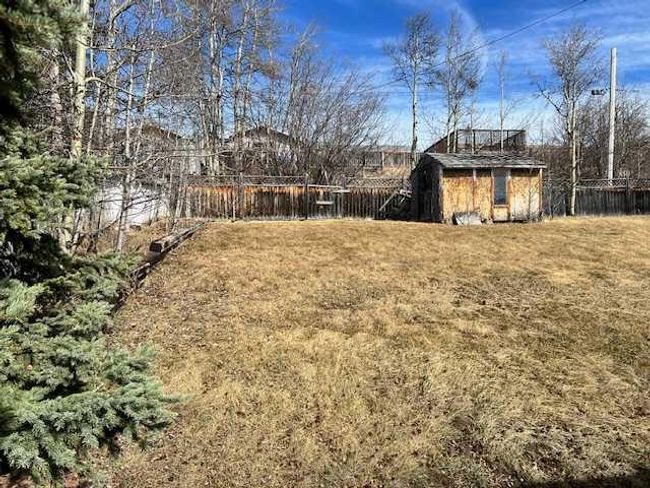 10226 97 Avenue, Home with 5 bedrooms, 2 bathrooms and 2 parking in Grande Cache AB | Image 19