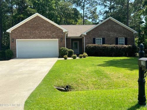 100 Kingswood Cir, Pinehurst, NC, 28374-6949 | Card Image