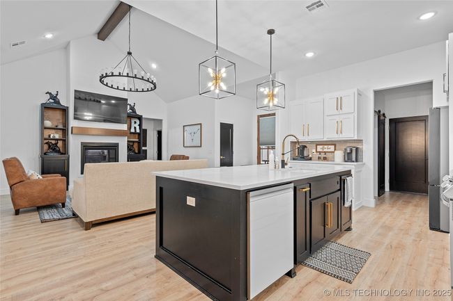 1013 Prairie View Rd, House other with 3 bedrooms, 2 bathrooms and null parking in Ardmore OK | Image 16
