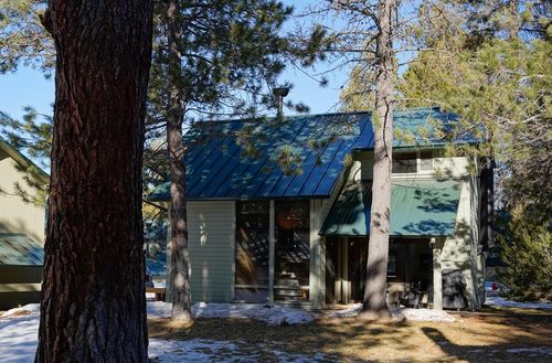 1-57569 Ranch Cabins Ln, Sunriver, OR, 97707-1558 | Card Image