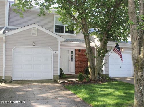 32 Redwood Dr, Eatontown, NJ, 07724-3457 | Card Image