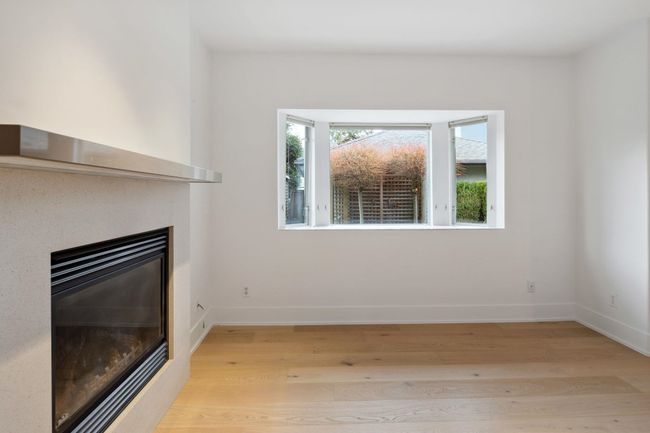 3311 W 2 Nd Avenue, Home with 3 bedrooms, 2 bathrooms and 1 parking in Vancouver BC | Image 12