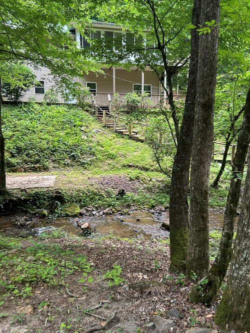 466 Old Camptown Dr, Hayesville, NC, 28904-8111 | Card Image