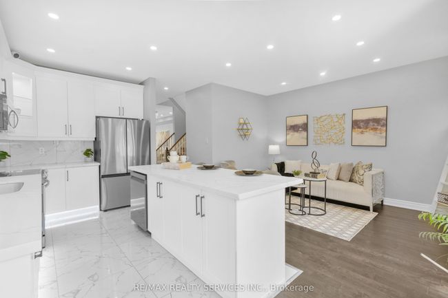 31 Sedgeway Hts, House attached with 3 bedrooms, 4 bathrooms and 3 parking in Vaughan ON | Image 14