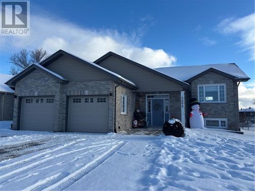 {{alt}} | Card Image