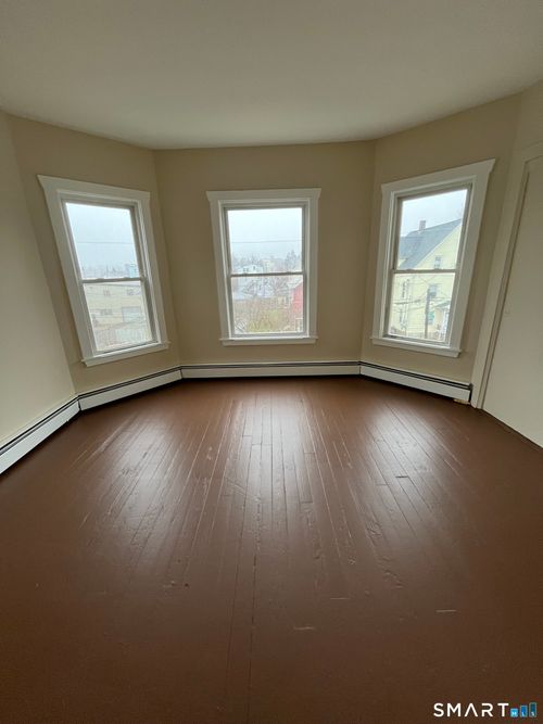 33 Dewey St, New Britain, CT, 06051-2059 | Card Image