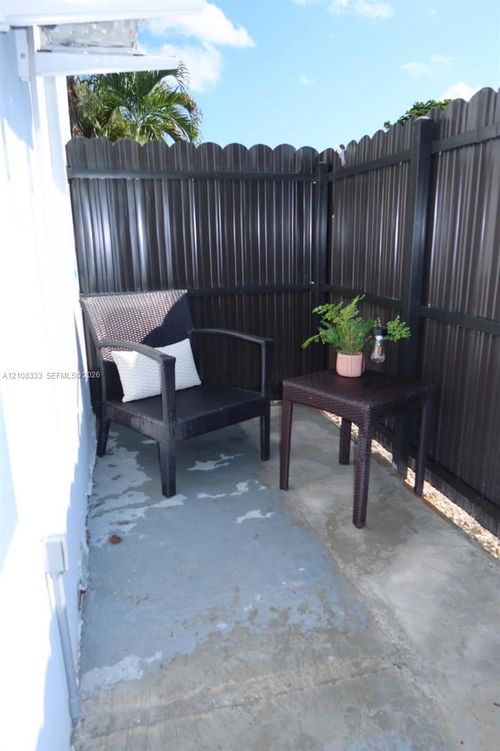 0-10450 Sw 166th Ter, Miami, FL, 33157-3072 | Card Image