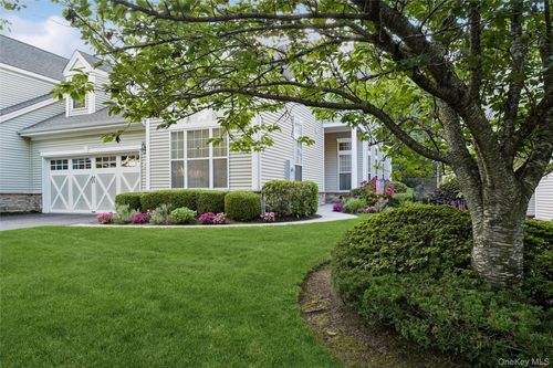 228 Sonata Court, Brookhaven, NY, 11941 | Card Image