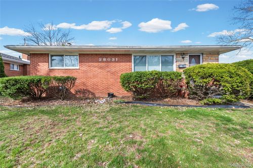 28031 Lorraine Ave, Warren, MI, 48093-4921 | Card Image