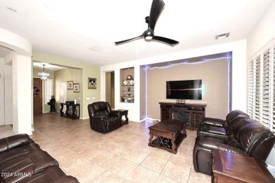 6830 S Crystal Way, House other with 3 bedrooms, 3 bathrooms and null parking in Chandler AZ | Image 3