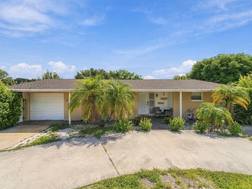 7879 84th Ln, Largo, FL, 33777-4240 | Card Image