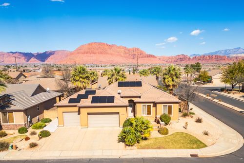 3902 London Ln, Santa Clara, UT, 84765-5643 | Card Image