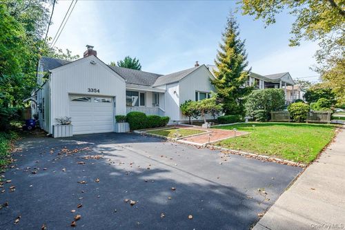 3354 Knight St, Oceanside, NY, 11572-4614 | Card Image