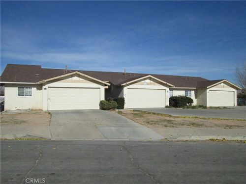 15592 Tonekai Rd, Apple Valley, CA, 92307 | Card Image