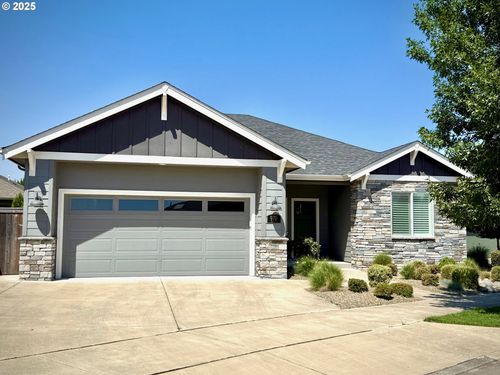 970 Lupine St, Springfield, OR, 97477-3688 | Card Image