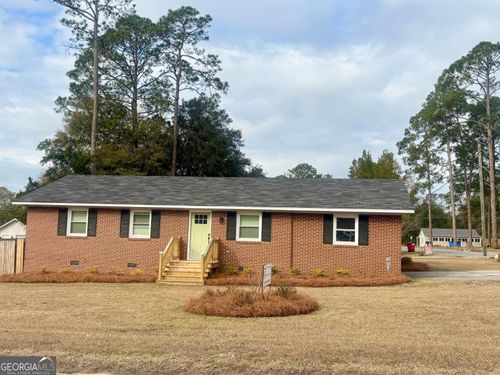 136 S Third Ave, Mc Rae Helena, GA, 31055-4930 | Card Image