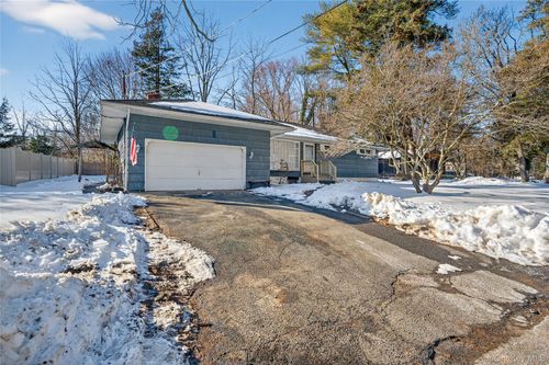 50 Oakcrest Ave, Middle Island, NY, 11953-1413 | Card Image