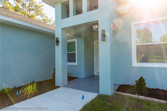 9816 S Orange Blossom Blvd, House other with 3 bedrooms, 2 bathrooms and null parking in Sebring FL | Image 6
