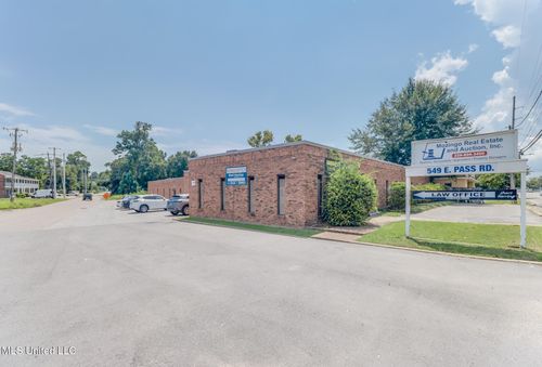 549 E Pass Rd, Gulfport, MS, 39507-3261 | Card Image