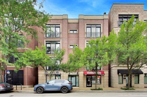 4e-2242 W Belmont Ave, Chicago, IL, 60618-6657 | Card Image