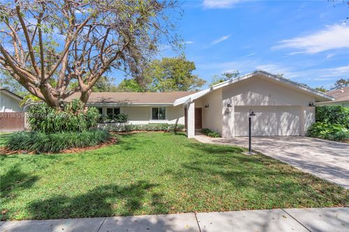 11611 Sw 106th Ter, Miami, FL, 33176-3132 | Card Image