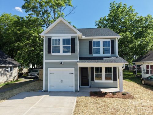 532 Bond St, Statesville, NC, 28677-6739 | Card Image