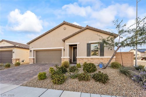 6033 Bugsy St, North Las Vegas, NV, 89081-6943 | Card Image