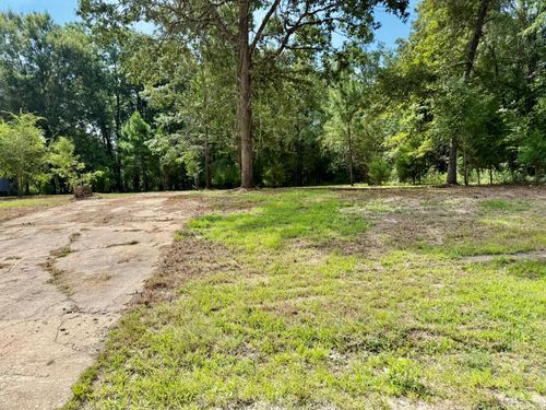 800 Windwood Drive, Livingston, TX, 77351 | Card Image