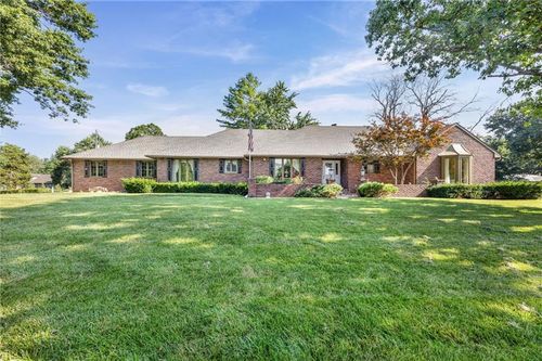 1102 Nakomis Dr, Paola, KS, 66071-2027 | Card Image
