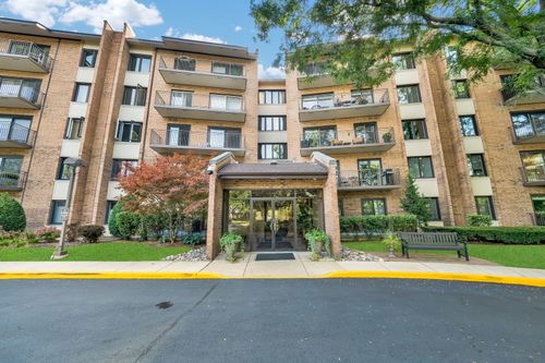 apt-301-601 Lake Hinsdale Dr, Willowbrook, IL, 60527-2243 | Card Image