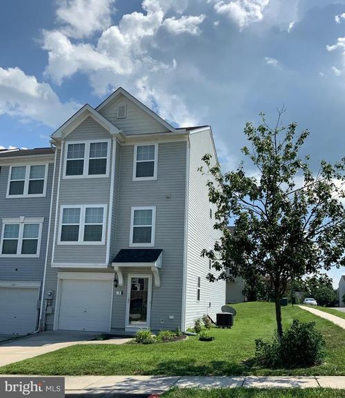 8 Wayside Ct, FALLING WATERS, WV, 25419-5004 | Card Image